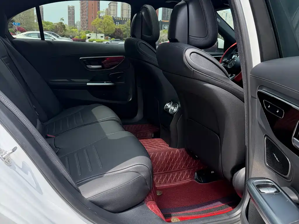 Mercedes-Benz C-Class 2023 — фото 8