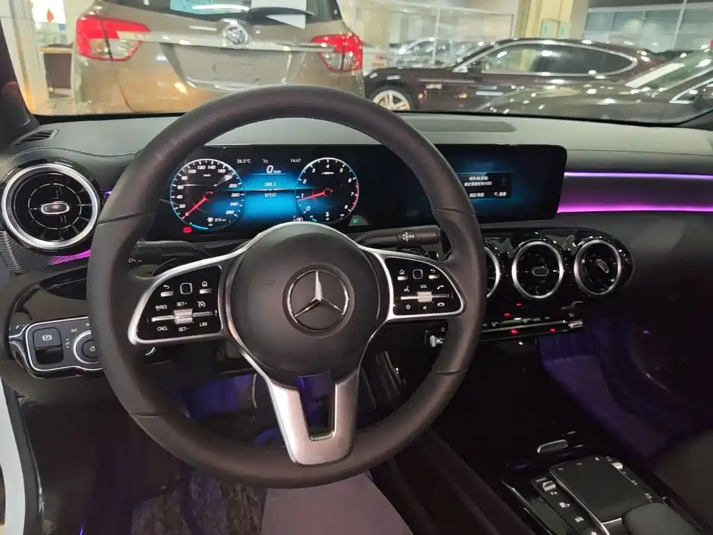 Mercedes-Benz A-Class 2020 — фото 10