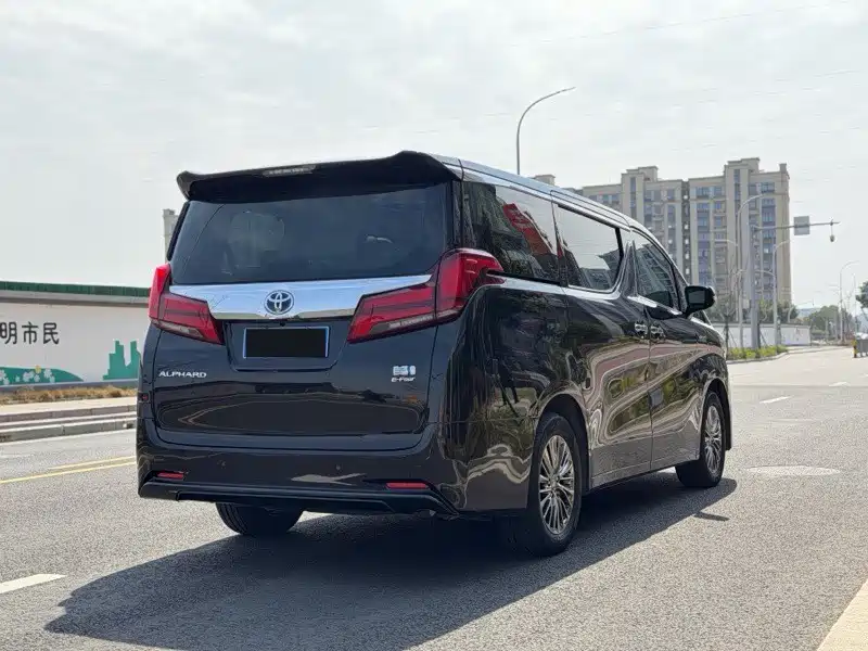 Toyota Alphard 2019 — фото 11