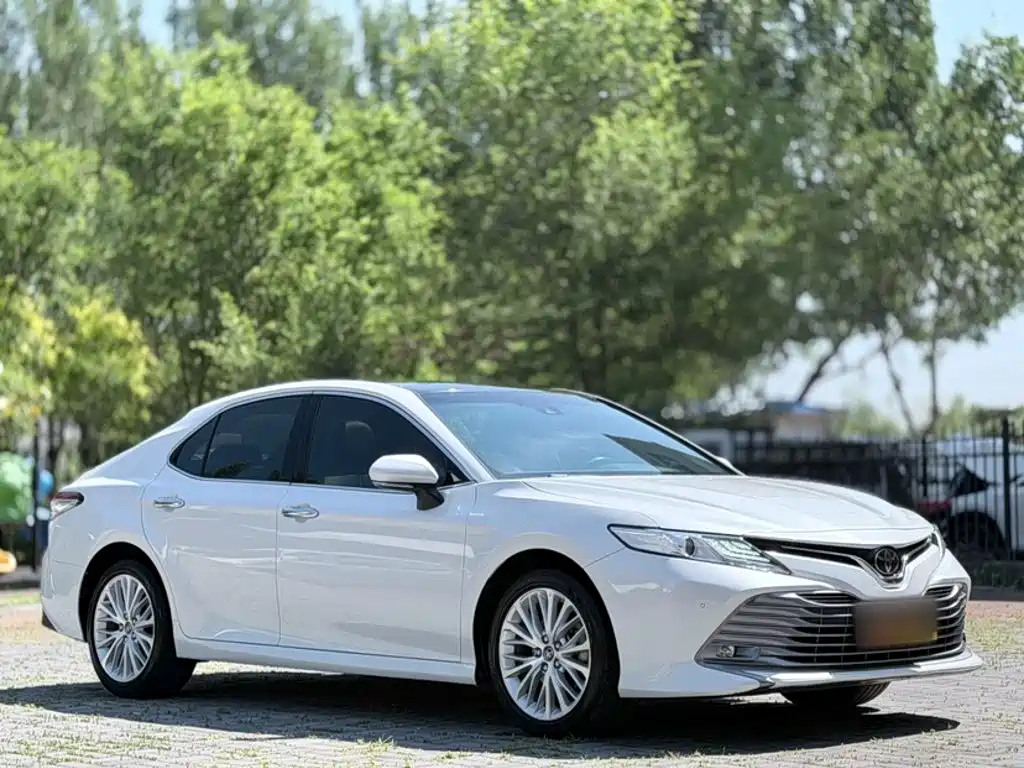 Toyota Camry 2019 — фото 4