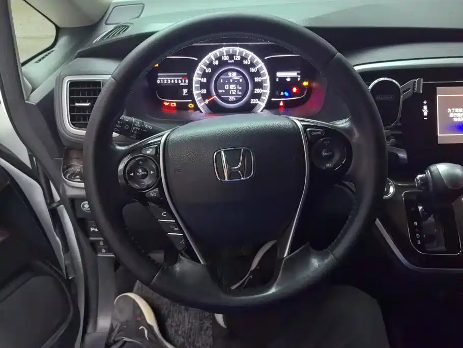 Honda Odyssey 2018 — фото 15