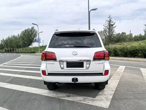 Lexus LX 2009