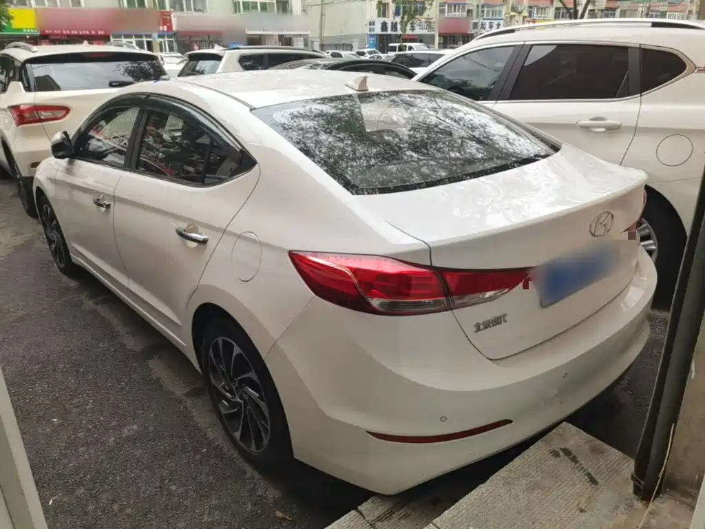 Hyundai Elantra 2019