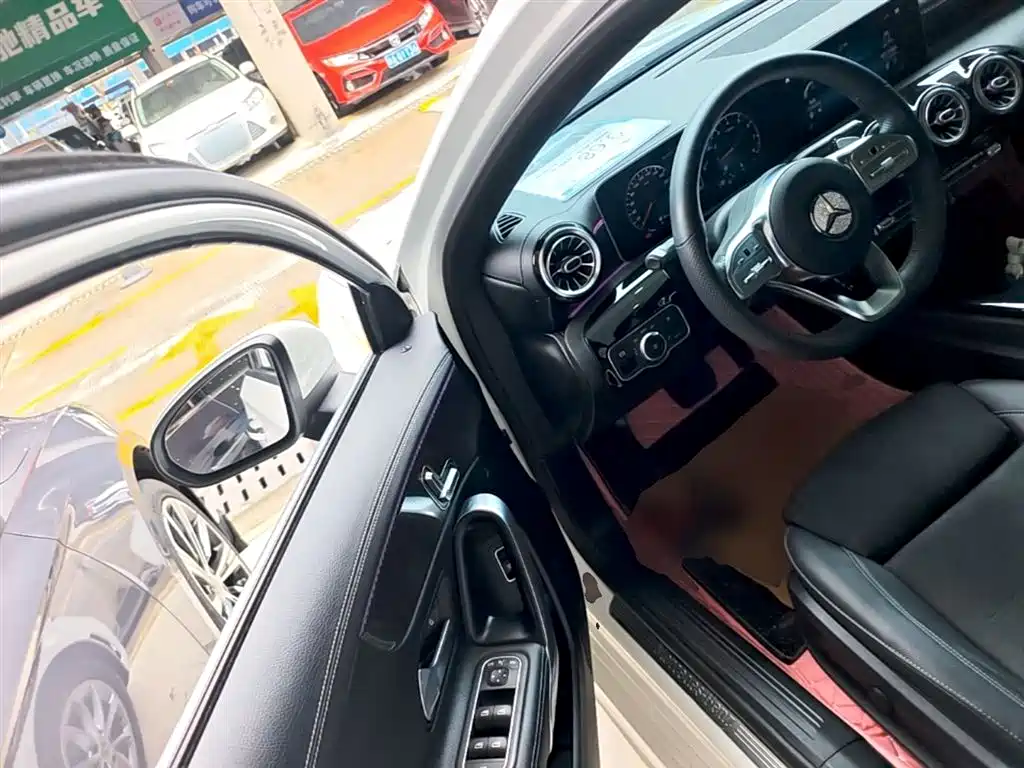 Mercedes-Benz A-Class 2020 — фото 16