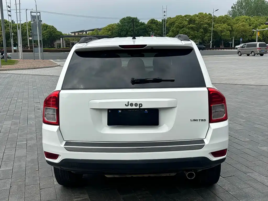 Jeep Compass 2013 — фото 6