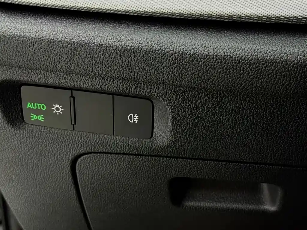 Skoda Octavia 2023 — фото 18