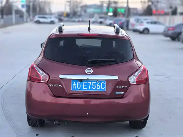 Nissan Tiida 2011