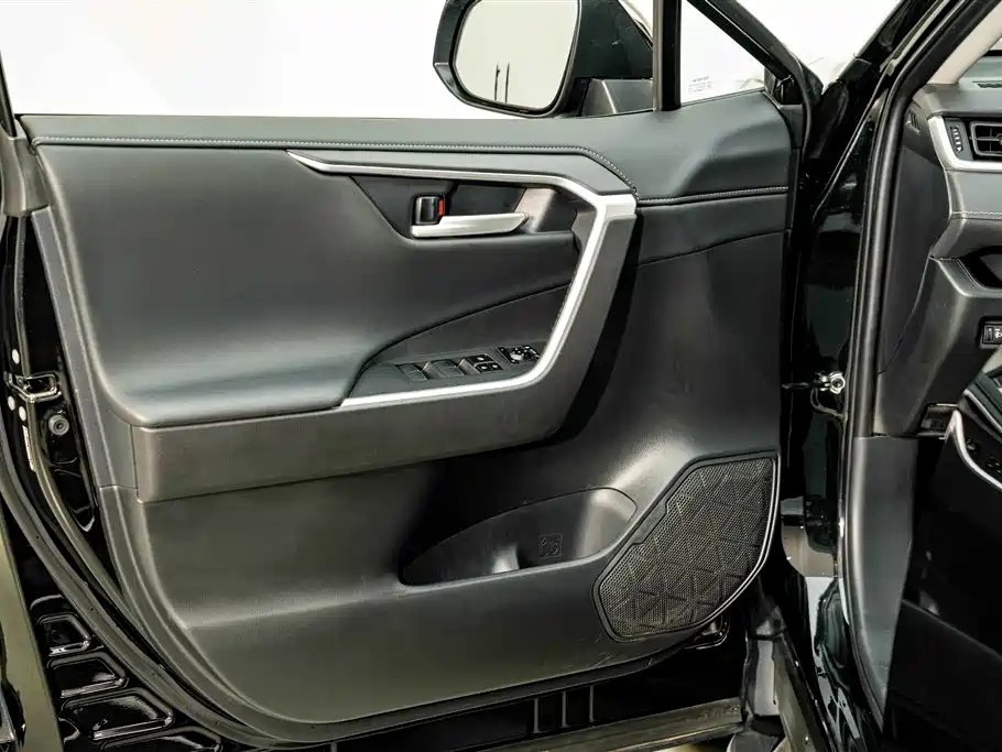 Toyota Wildlander 2024 — фото 16