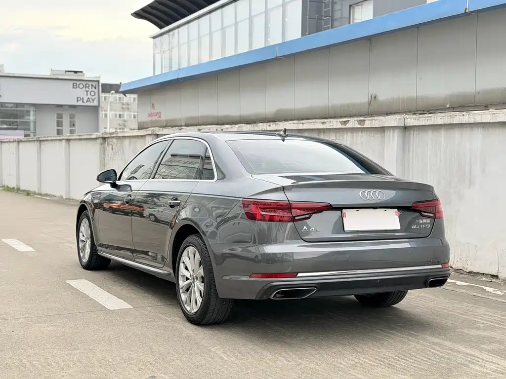 Audi A4L 2019