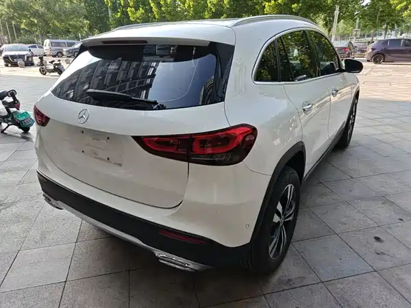 Mercedes-Benz GLA 2023