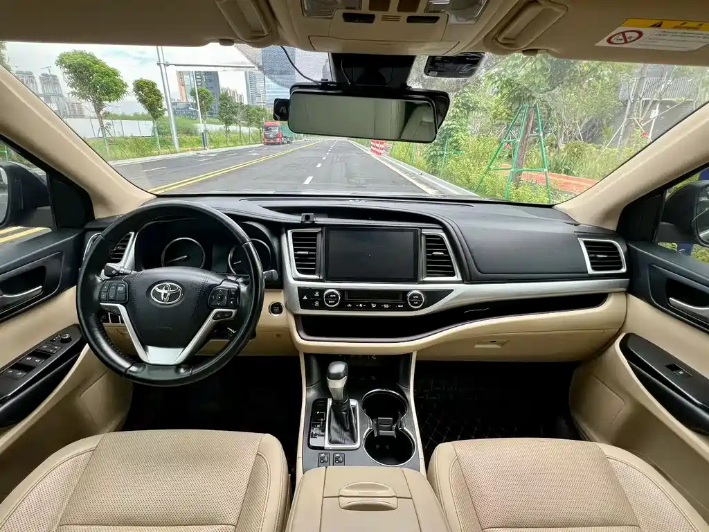 Toyota Highlander 2019 — фото 8