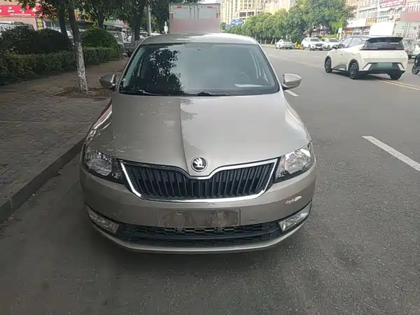 Skoda Rapid 2015