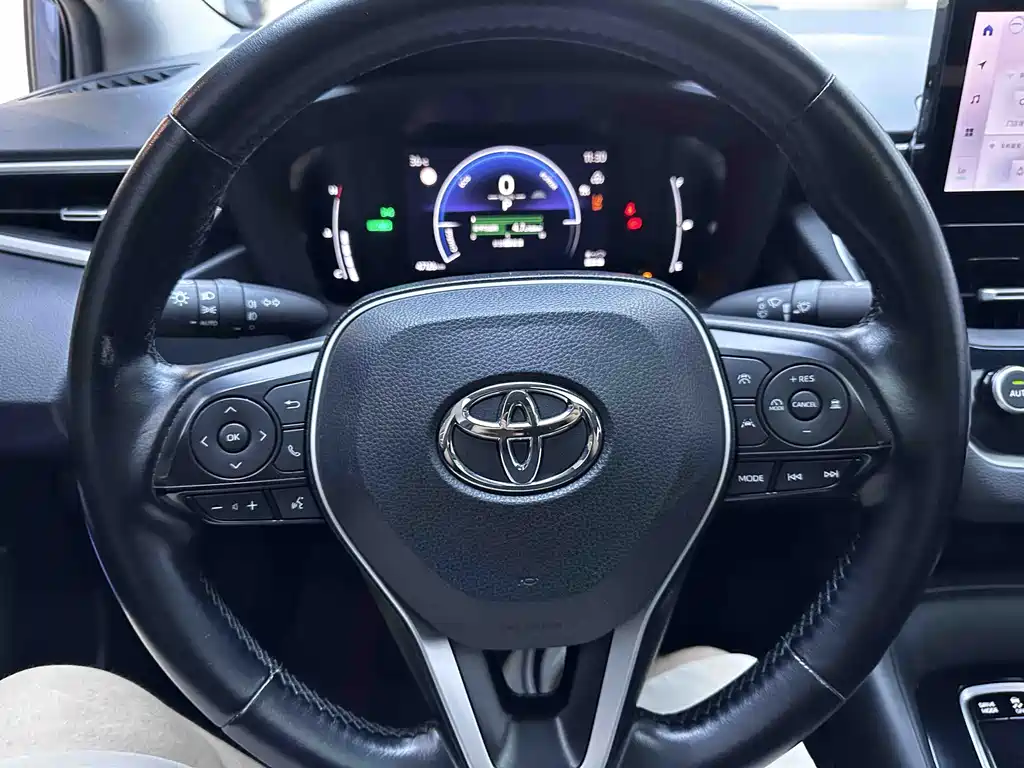 Toyota Corolla 2023 — фото 12