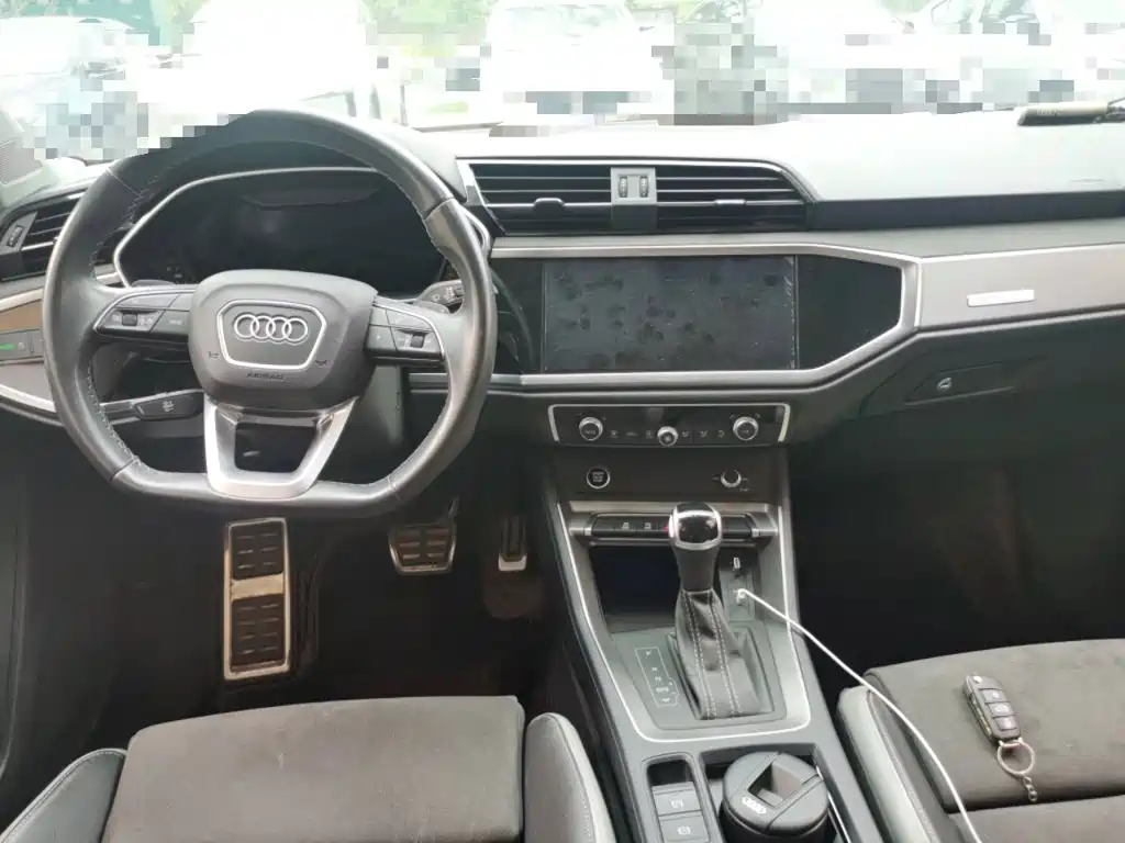 Audi Q3 2023 — фото 13