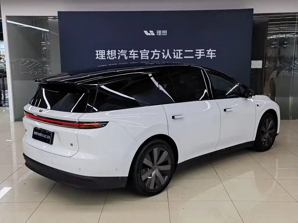 Li Auto i8 2025 — фото 9
