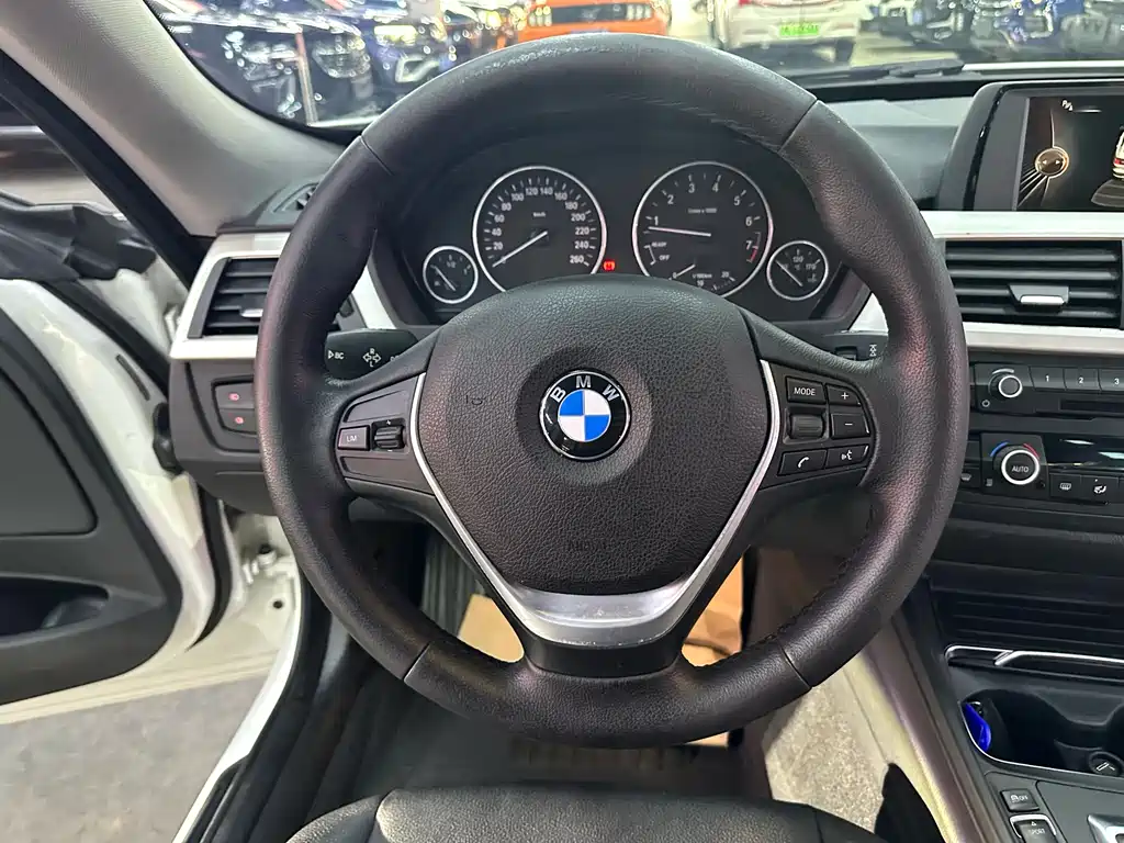 BMW 3 Series GT 2016 — фото 13