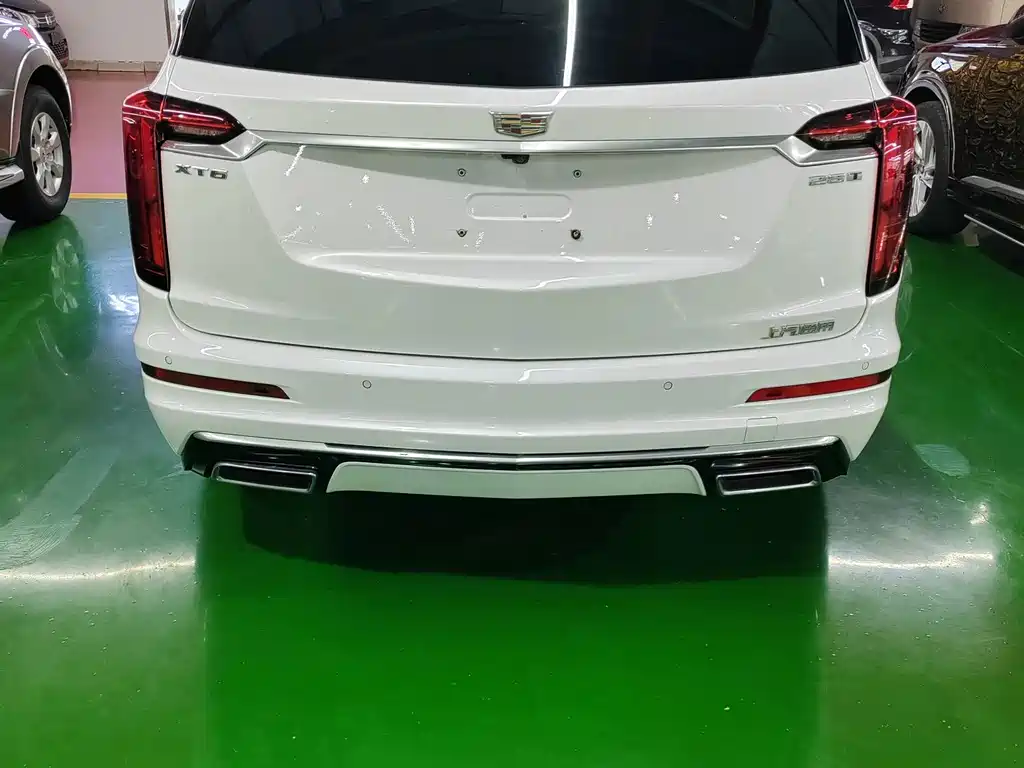 Cadillac XT6 2021 — фото 4