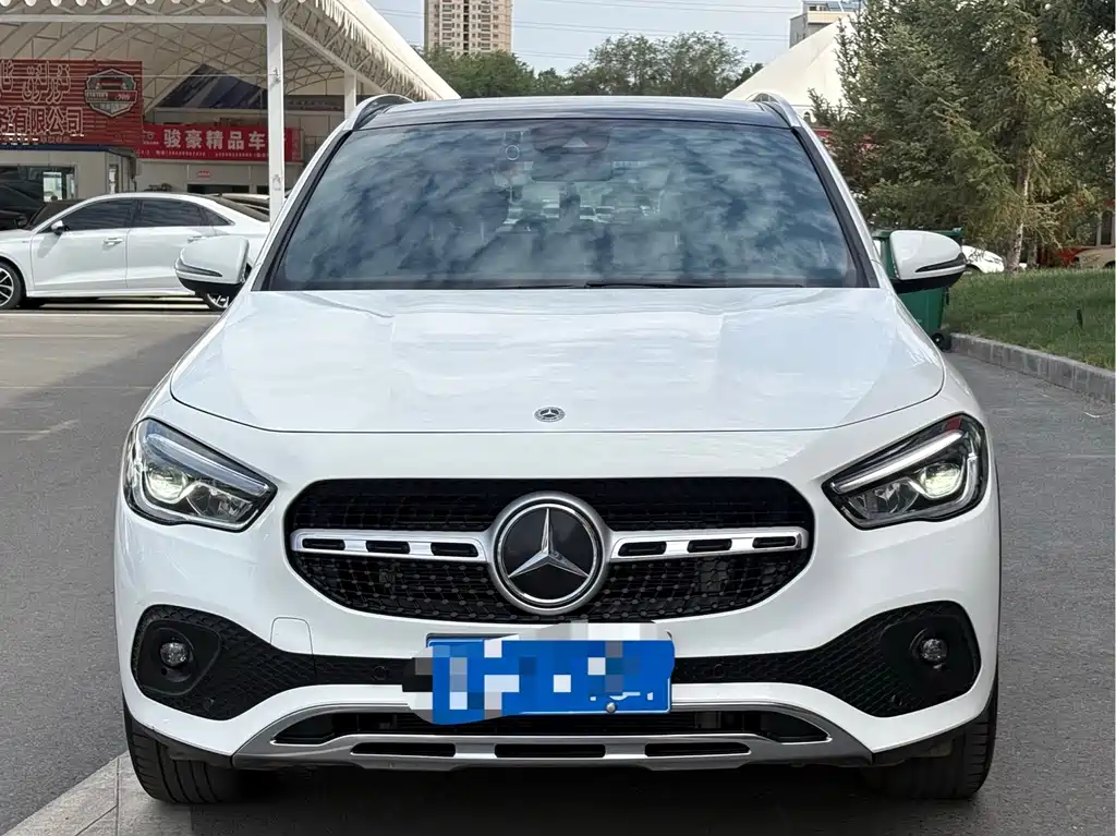 Mercedes-Benz GLA 2023