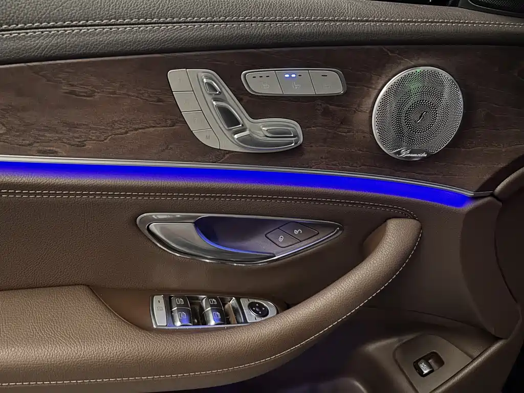 Mercedes-Benz E-Class 2020 — фото 13