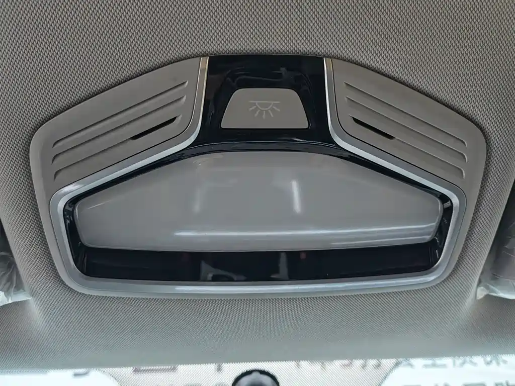 Geely Emgrand 2023 — фото 17