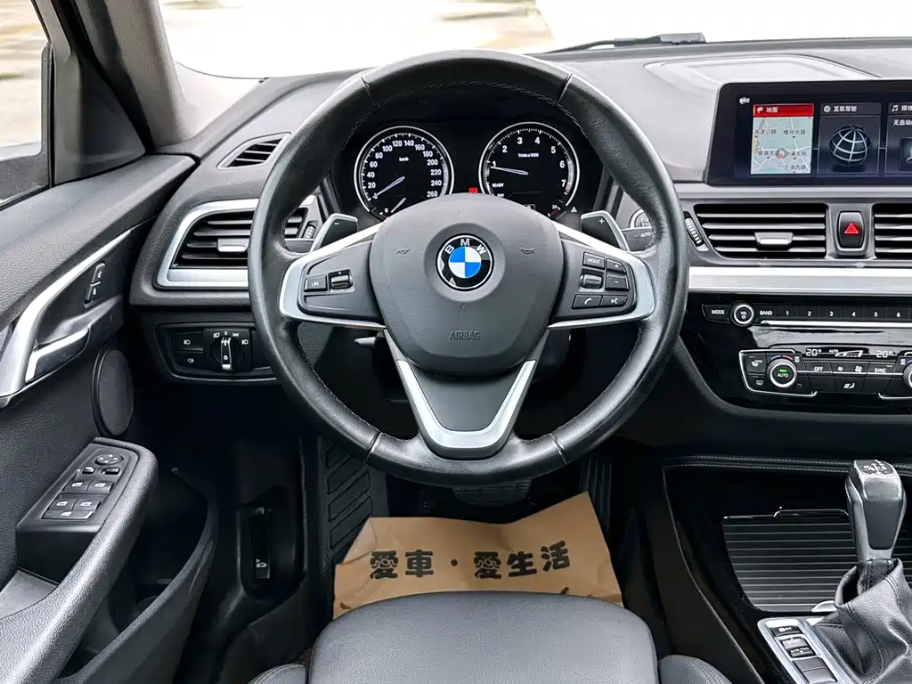 BMW 1 Series 2019 — фото 29