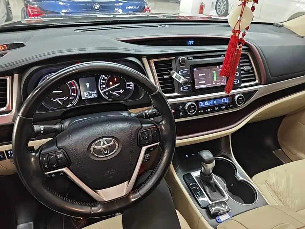 Toyota Highlander 2015 — фото 10