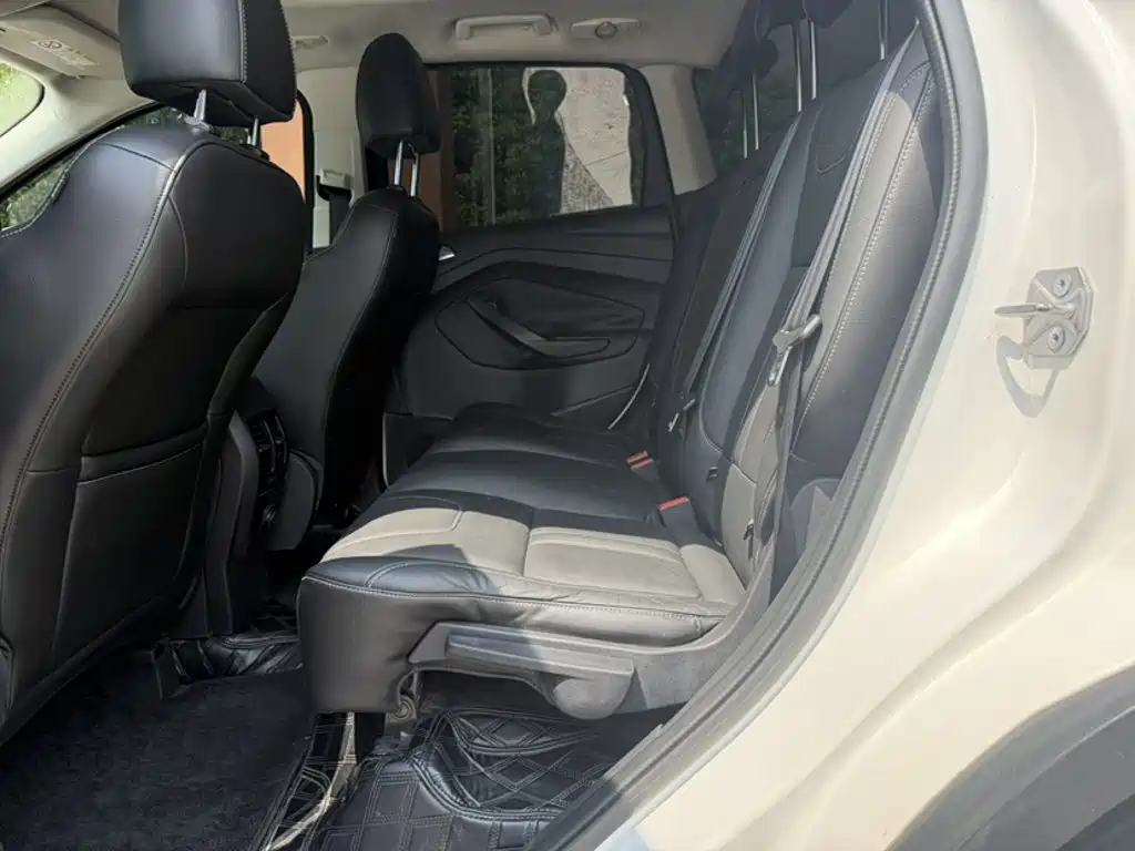 Ford Kuga 2015 — фото 12