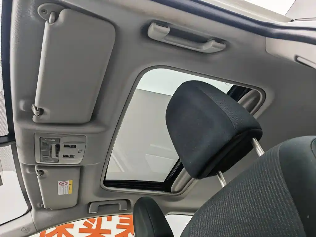 Toyota RAV4 2019 — фото 14