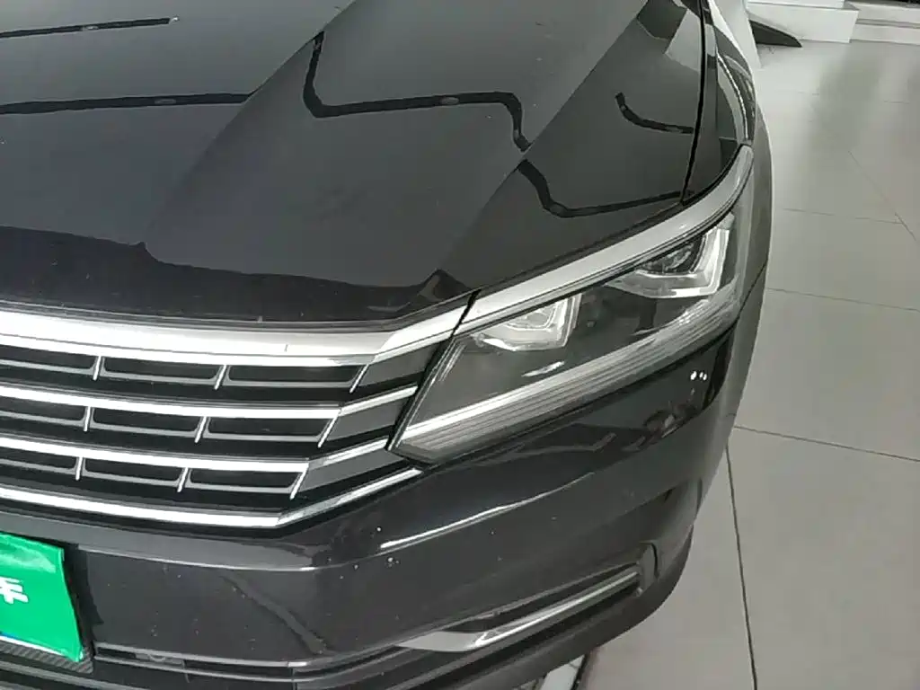 Volkswagen Passat 2018 — фото 24