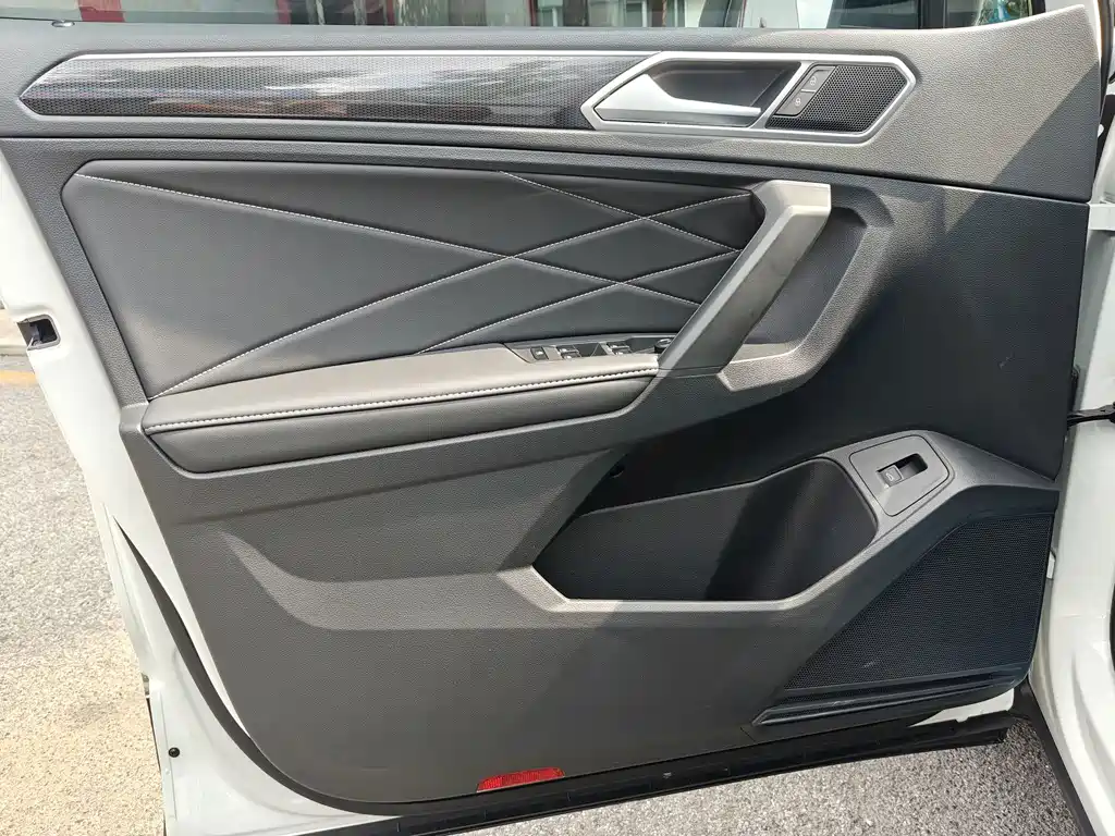 Volkswagen Tiguan L 2025
