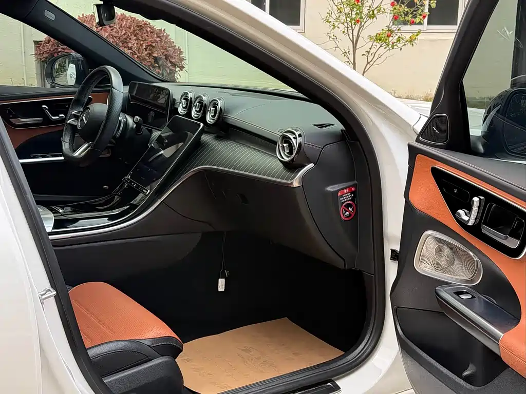 Mercedes-Benz C-Class 2022 — фото 11
