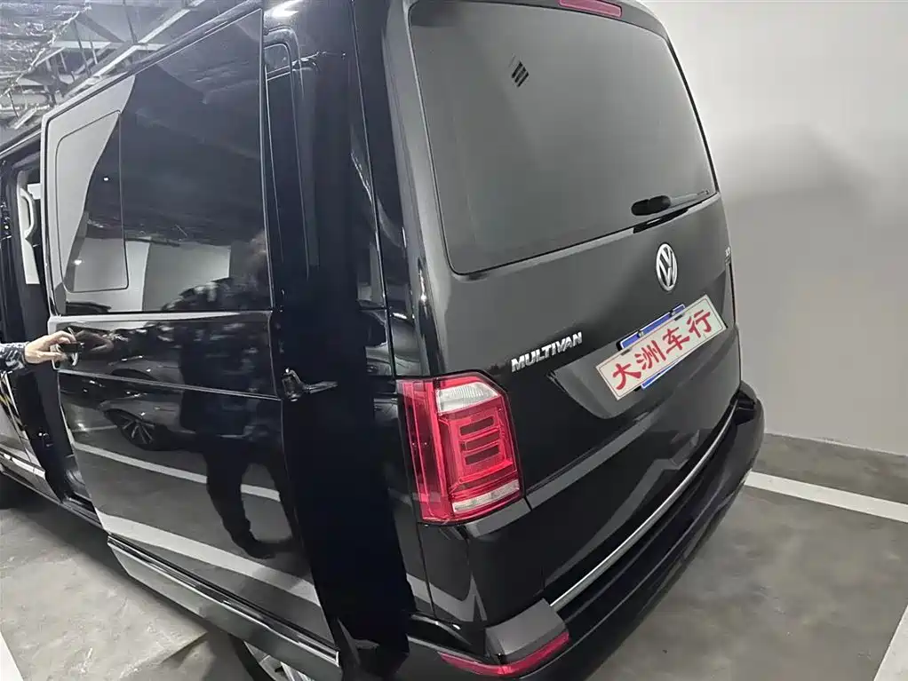 Volkswagen Multivan 2016 — фото 16