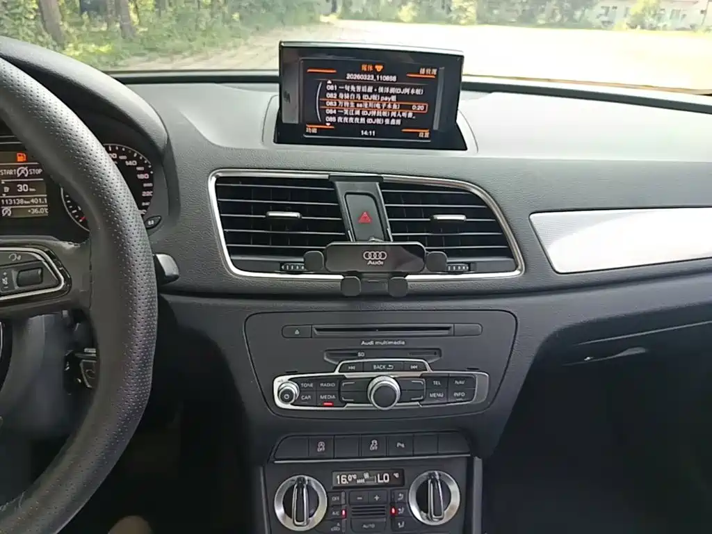 Audi Q3 2014 — фото 13