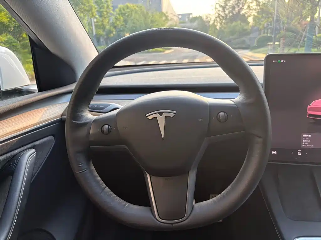 Tesla Model Y 2022 — фото 15