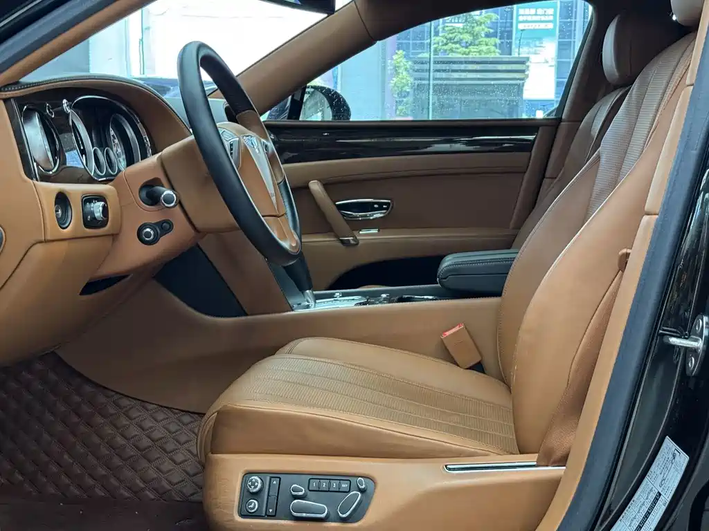 Bentley Flying Spur 2016 — фото 13