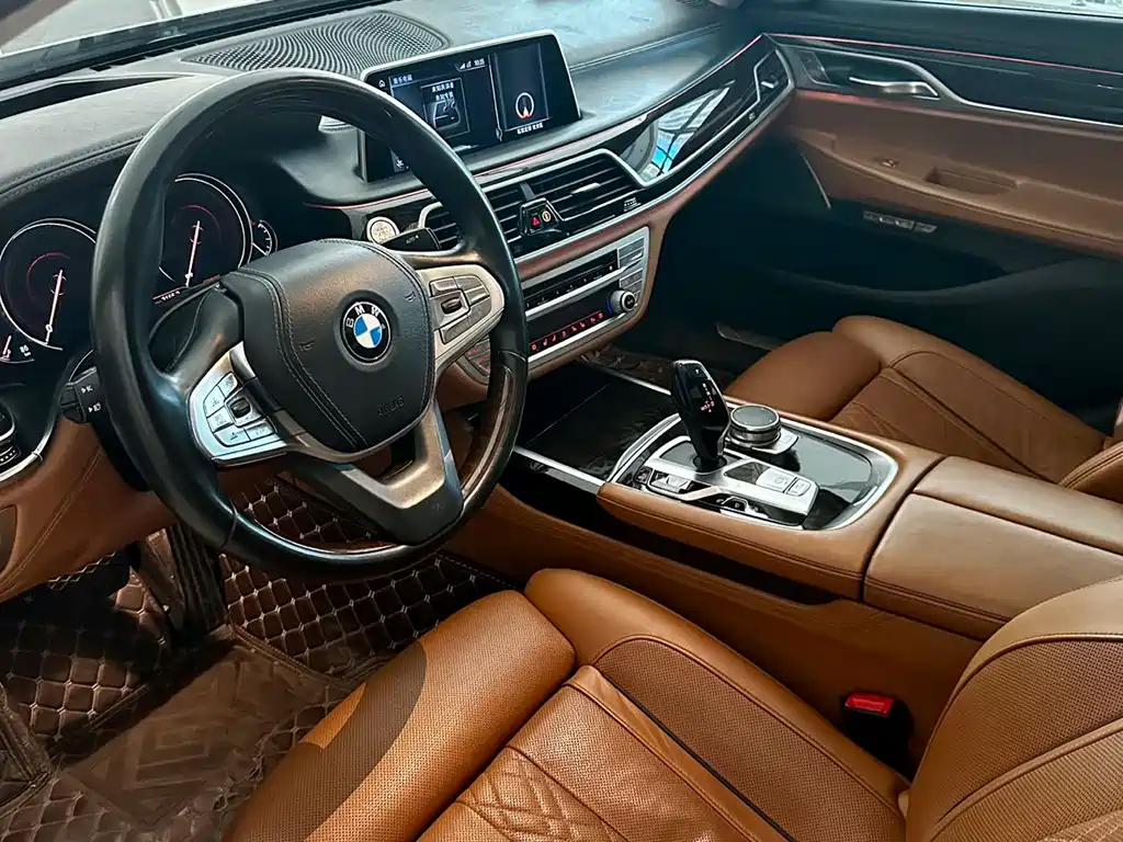 BMW 7 Series 2016 — фото 10