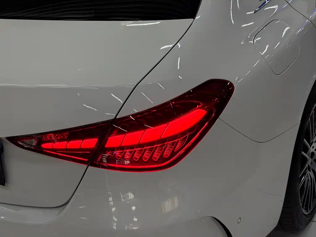 Mercedes-Benz C-Class 2023 — фото 15
