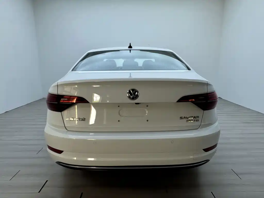 Volkswagen Sagitar 2022