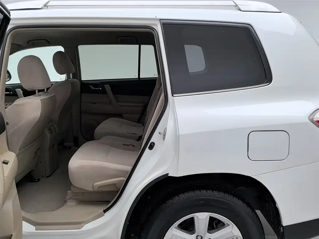 Toyota Highlander 2014 — фото 15