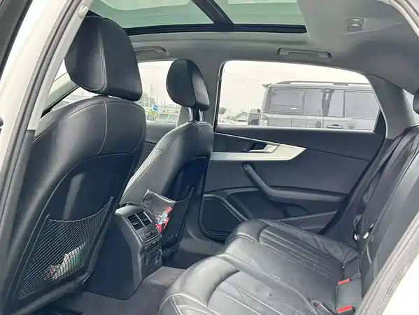 Audi A4L 2018