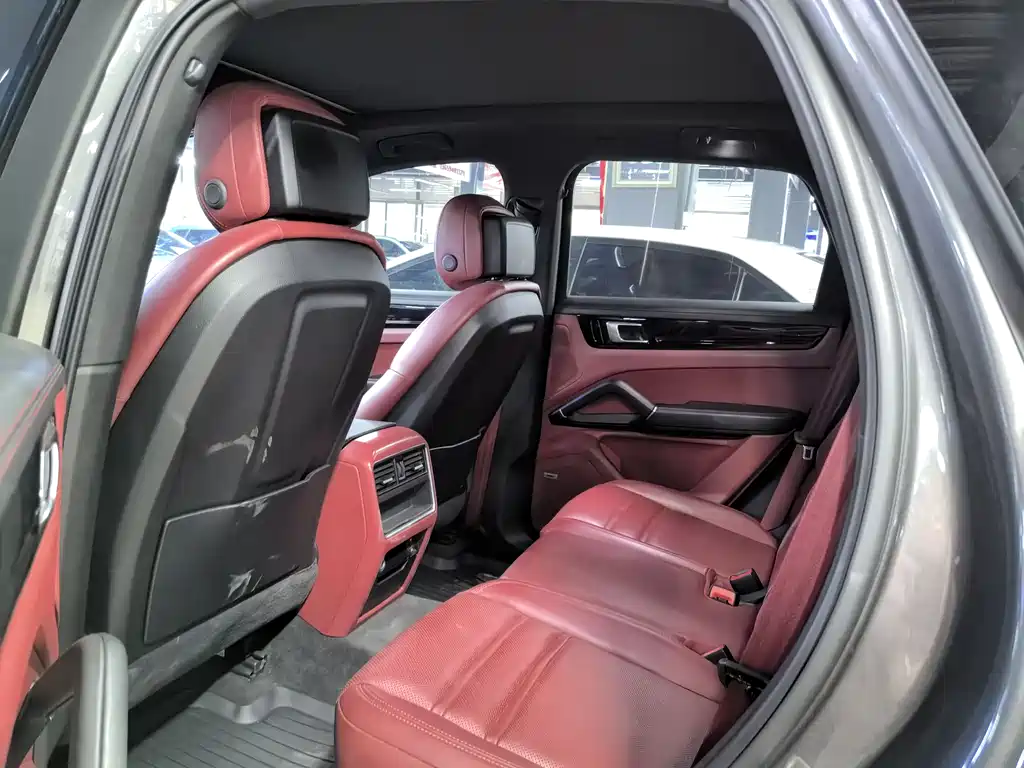 Porsche Cayenne Hybrid 2019 — фото 9