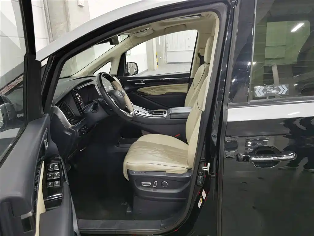 GAC Motor Trumpchi M8 2022 — фото 10