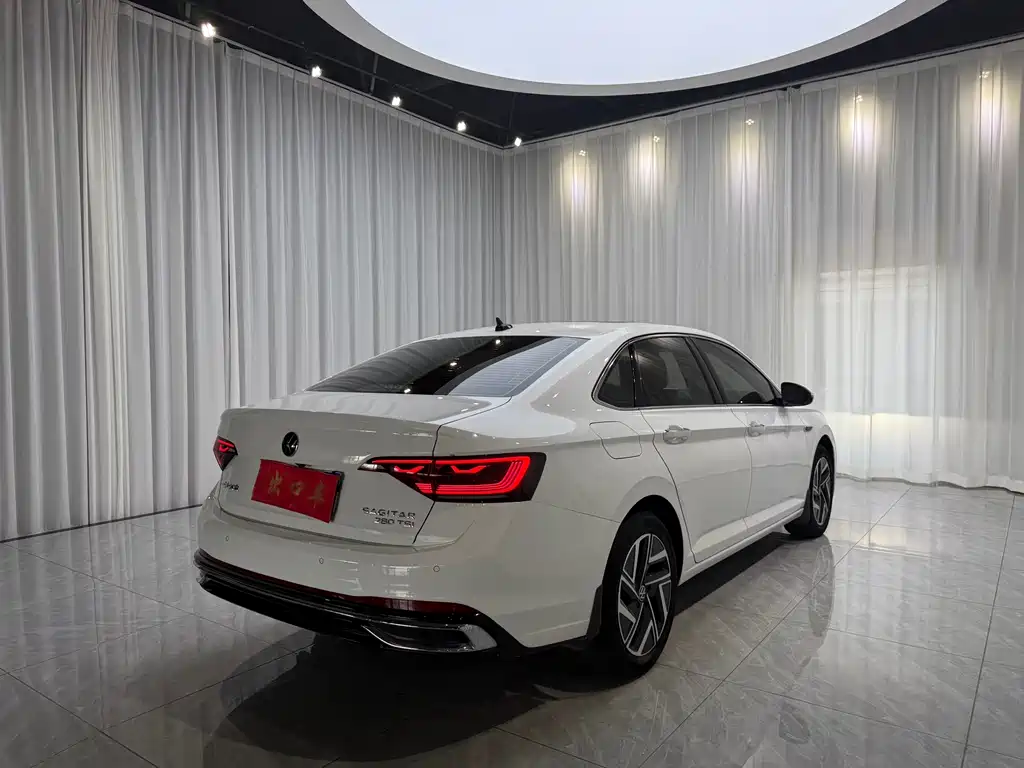 Volkswagen Sagitar 2022