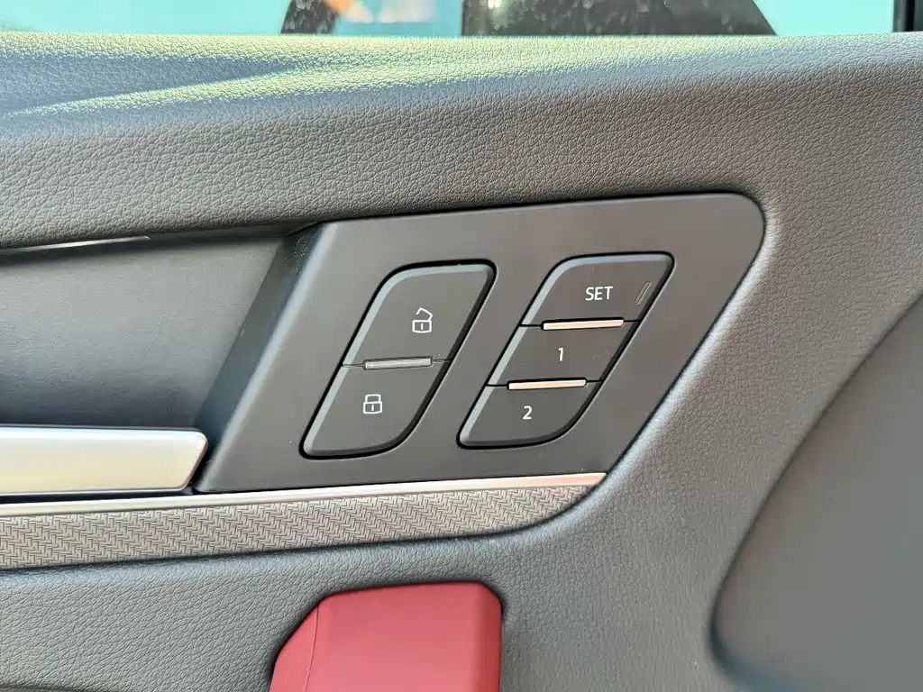 Audi Q5L 2023 — фото 16