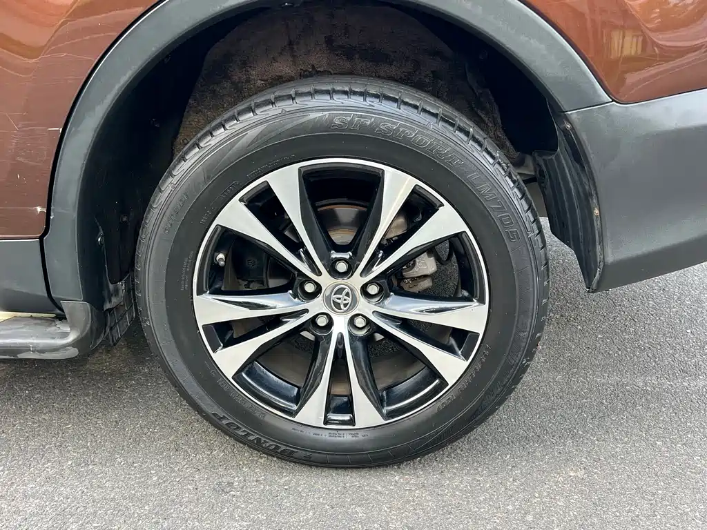 Toyota RAV4 2015 — фото 14