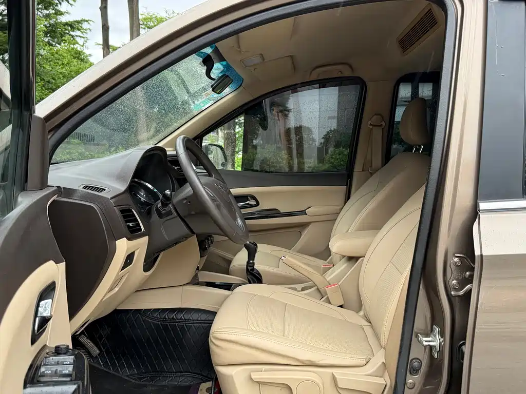 Wuling Hongguang 2016