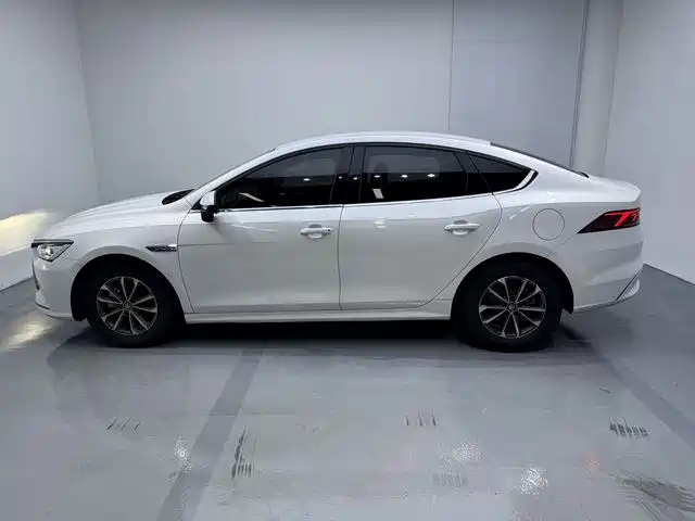 BYD Qin PLUS 2023 — фото 8