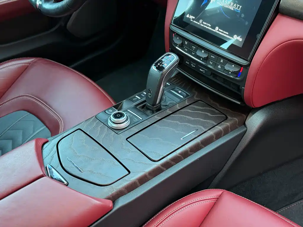 Maserati Quattroporte 2021 — фото 10