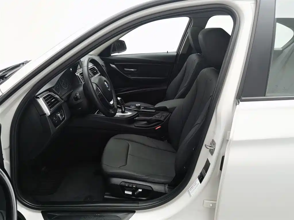 BMW 3 Series 2017 — фото 10