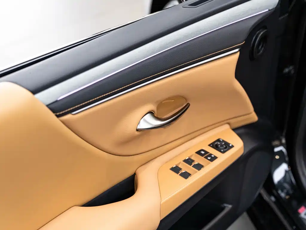 Lexus ES 2025 — фото 15